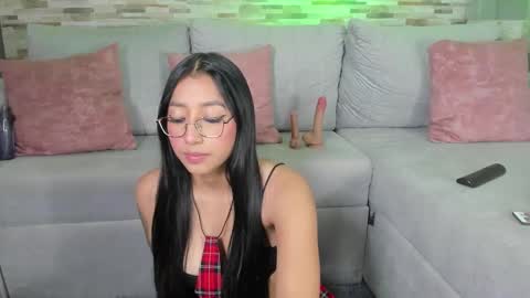 Snapshot of kyy_isa chatting on 02.06.26 IG online show from 02.06.26