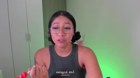 Snapshot of kyy_isa chatting on 02.11.26 IG online show from 02.11.26