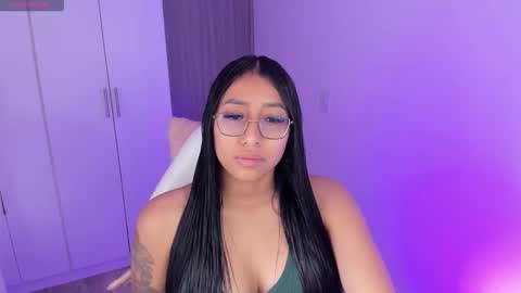 Snapshot of kyy_isa chatting on 03.04.26 IG online show from 03.04.26