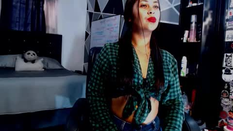 Snapshot of l0lavelvet chatting on 04.15.26 l0lavelvet online show from 04.15.26