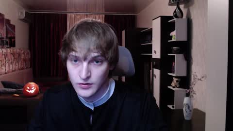 Snapshot of l1onkennedy chatting on 10.31.25 l1onkennedy online show from 10.31.25