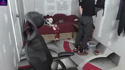 l1v1nth3dr3am online show from 11.02.25