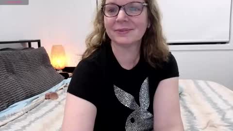 l4dyc4pricorn76 online show from 04.05.26