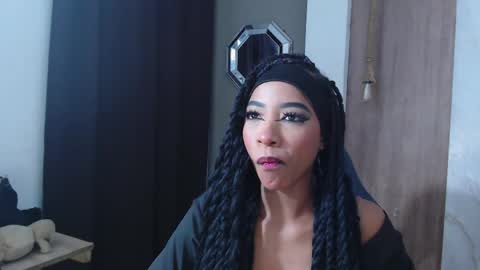 Snapshot of la_gataa_ chatting on 05.26.26 la_gataa_ online show from 05.26.26