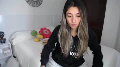 Snapshot of la_rola_ chatting on 02.03.26 Catalina online show from 02.03.26