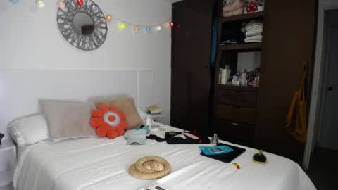 Catalina online show from 04.12.26