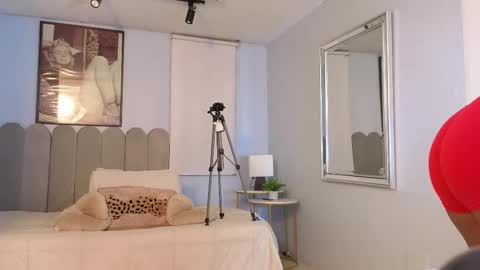 Snapshot of laady_brownn chatting on 02.13.25 Cris online show from 02.13.25