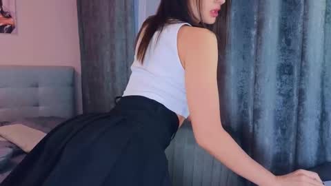 Snapshot of lachatte013 chatting on 11.19.25 Kristina online show from 11.19.25