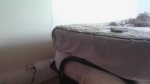 lachickadelbronx online show from 01.22.25