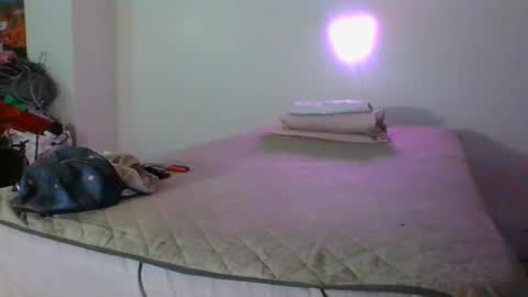 lachickadelbronx online show from 02.10.25