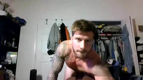 Snapshot of lacrioxcum18 chatting on 12.18.25 lacrioxcum18 online show from 12.18.25