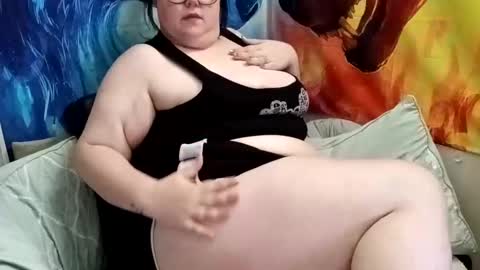 Snapshot of lacy_deville chatting on 04.12.26 lacy_deville online show from 04.12.26