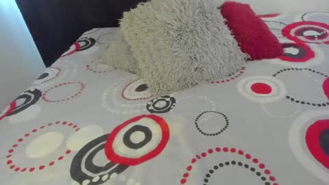 Snapshot of ladahear_ chatting on 06.18.26 Akyra online show from 06.18.26