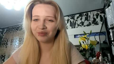 Snapshot of ladawnloser chatting on 05.06.26 Lada online show from 05.06.26