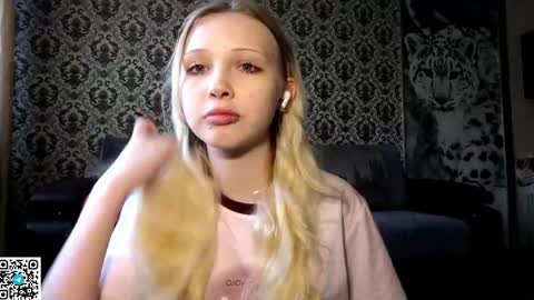 Snapshot of ladawnloser chatting on 05.17.26 Lada online show from 05.17.26