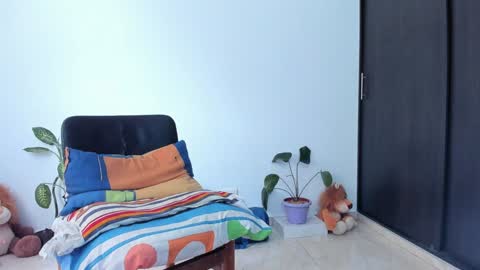 Snapshot of ladenandjuan chatting on 02.05.25 Laden And Juan online show from 02.05.25