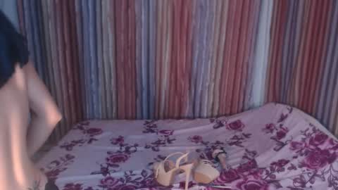 Snapshot of ladiekissesex chatting on 02.20.25 ladiekissesex online show from 02.20.25