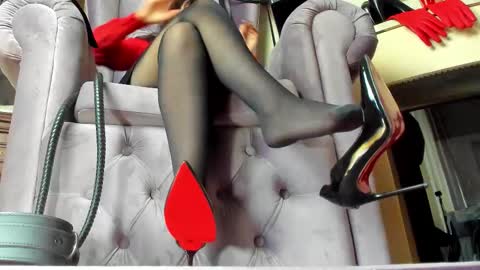 Snapshot of lady__leather chatting on 10.04.25 GoddessLeather online show from 10.04.25