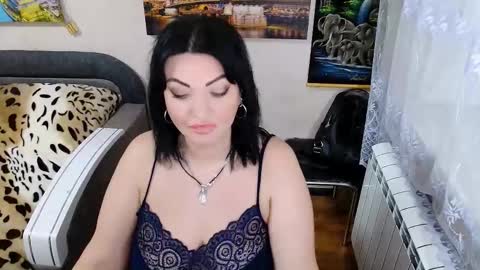 lady_boom_ online show from 12.04.25