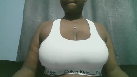 Snapshot of lady_dearra chatting on 09.13.25 lady_dearra online show from 09.13.25