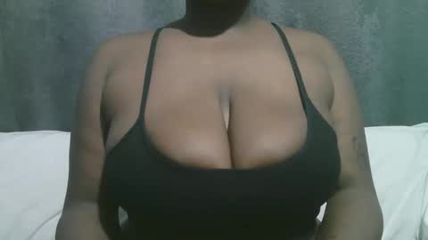 Snapshot of lady_dearra chatting on 09.17.25 lady_dearra online show from 09.17.25