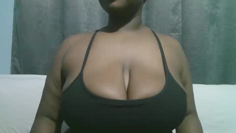 Snapshot of lady_dearra chatting on 09.19.25 lady_dearra online show from 09.19.25