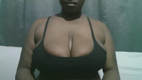 Snapshot of lady_dearra chatting on 09.23.25 lady_dearra online show from 09.23.25