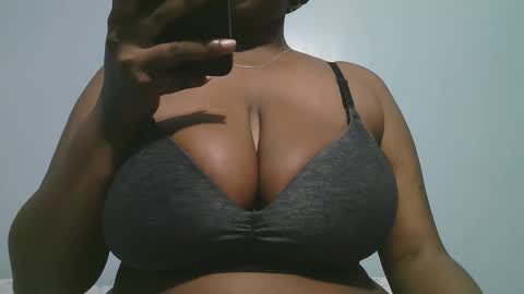 lady_dearra online show from 01.18.26