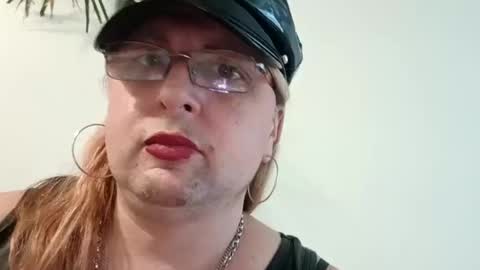 Snapshot of lady_delilah_ts chatting on 10.19.25 Delilah-Catherine online show from 10.19.25