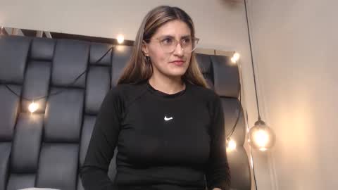 LADY  online show from 03.02.25