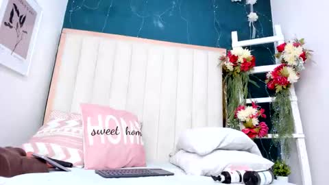 LADY  online show from 11.16.25