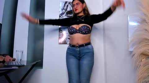 LADY  online show from 11.21.25