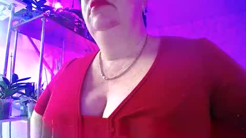 Lady Gloria online show from 12.17.25