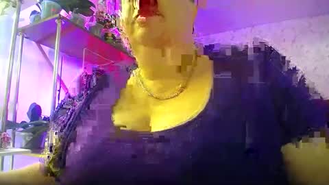 Lady Gloria online show from 04.11.26