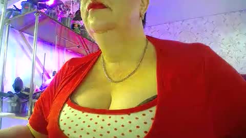 Snapshot of lady_gloria chatting on 04.24.26 Lady Gloria online show from 04.24.26