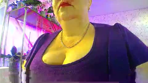 Snapshot of lady_gloria chatting on 04.29.26 Lady Gloria online show from 04.29.26