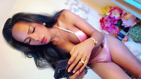 Snapshot of lady_in_black18 chatting on 01.27.25 Stella online show from 01.27.25