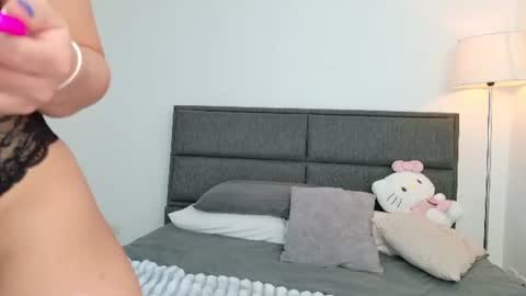 Snapshot of lady_ni chatting on 06.27.26 700 1300 -5 online show from 06.27.26