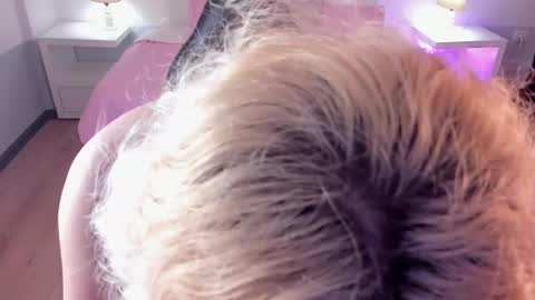 Lady  online show from 02.28.25