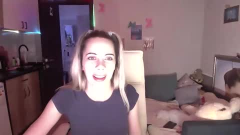 lady_smile69 online show from 11.13.25