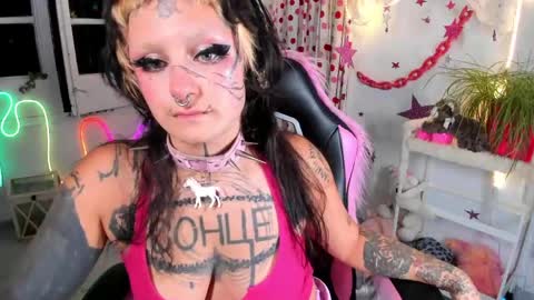 Snapshot of lady_sontse_ chatting on 05.29.26 Mia online show from 05.29.26