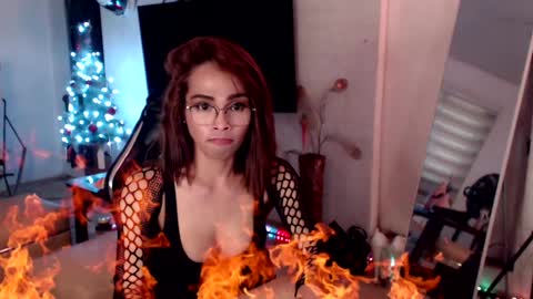 Snapshot of lady_sovereign chatting on 12.06.24 M MMY online show from 12.06.24