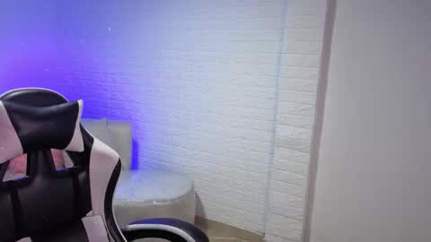 Snapshot of lady_violet_bridgerton_a chatting on 10.30.25 Lady Violet Bridgerton online show from 10.30.25