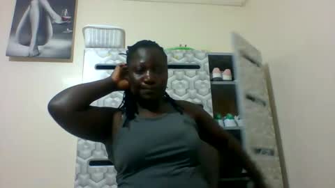 Snapshot of ladyblossoms19 chatting on 01.06.25 lindah32 online show from 01.06.25