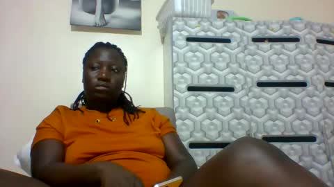 Snapshot of ladyblossoms19 chatting on 01.14.25 lindah32 online show from 01.14.25