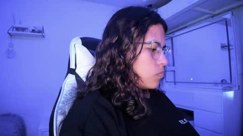 Snapshot of ladybrown_16 chatting on 04.19.26 Lady online show from 04.19.26