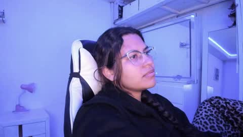 Snapshot of ladybrown_16 chatting on 05.09.26 Lady online show from 05.09.26