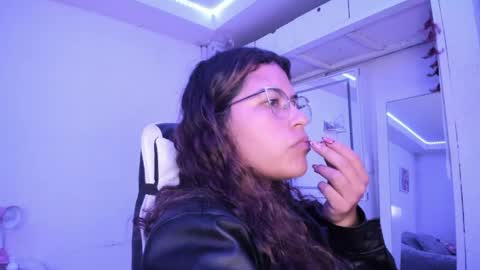 Snapshot of ladybrown_16 chatting on 05.19.26 Lady online show from 05.19.26