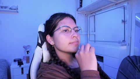 Snapshot of ladybrown_16 chatting on 05.30.26 Lady online show from 05.30.26