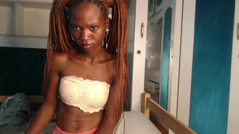 Snapshot of ladydiva69 chatting on 01.25.25 ladydiva69 online show from 01.25.25